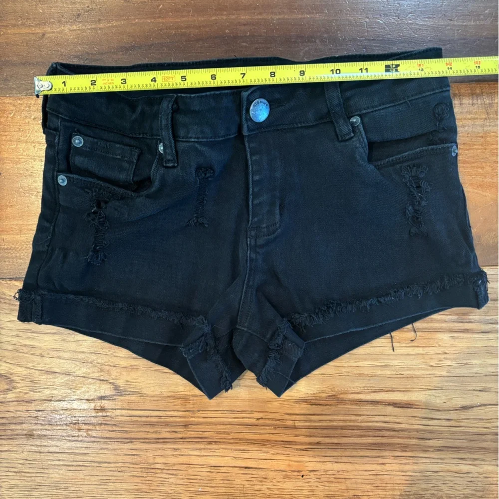 STS Blue Mid Rise Distressed Cuffed Stretch Jean Shorts Black Size 26 Stretch - Picture 5 of 7
